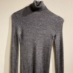 Uniqlo Grey Turtleneck